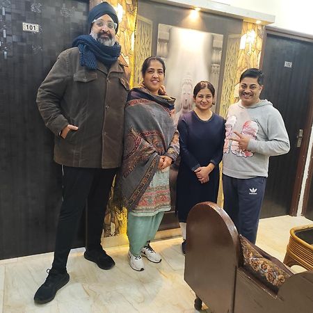 4N Homestay- Golden Temple View Amritsar Zewnętrze zdjęcie